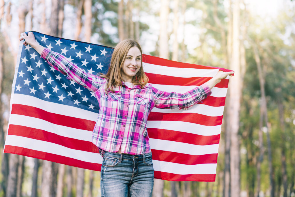 Becoming an American citizen can bring you several advantages, as you will be able to enjoy the privileges offered by the government.